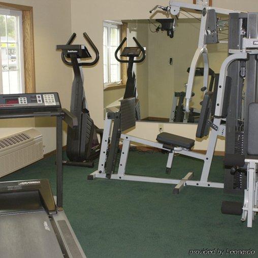Super 8 By Wyndham Berlin Wi Hotel Facilities photo